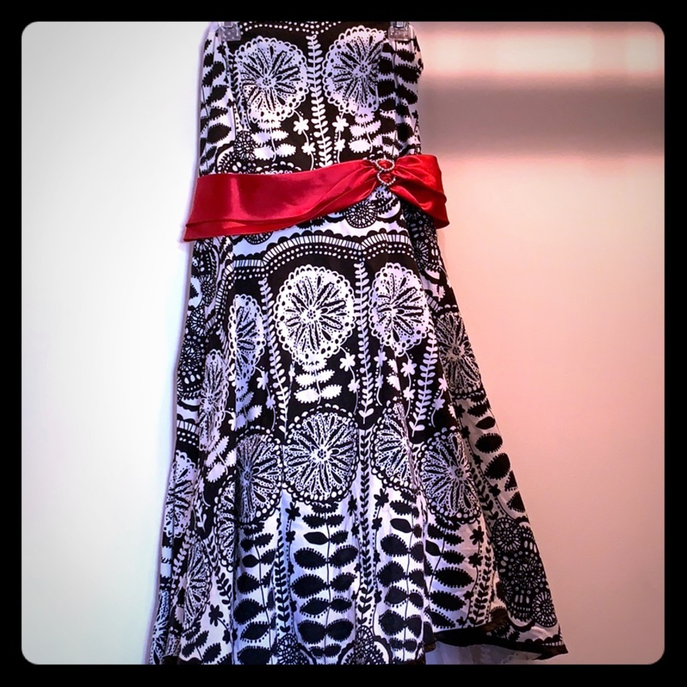 Strapless Dress..🌫